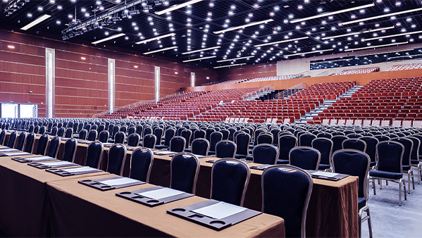 音響設(shè)備、舞臺音響、會(huì)議室音響、音響系統(tǒng)設(shè)計(jì)方面考慮不破壞場地的整體環(huán)境