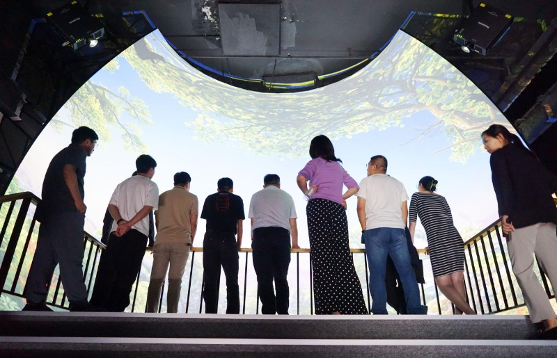 10走訪考察新會員，小組技術(shù)交流共謀發(fā)展丨ZOBO卓邦董事長張新峰以北京聲光視訊行業(yè)協(xié)會會長身份走訪交流