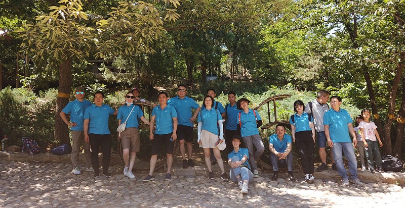 參觀無名英雄紀(jì)念碑活動(dòng)