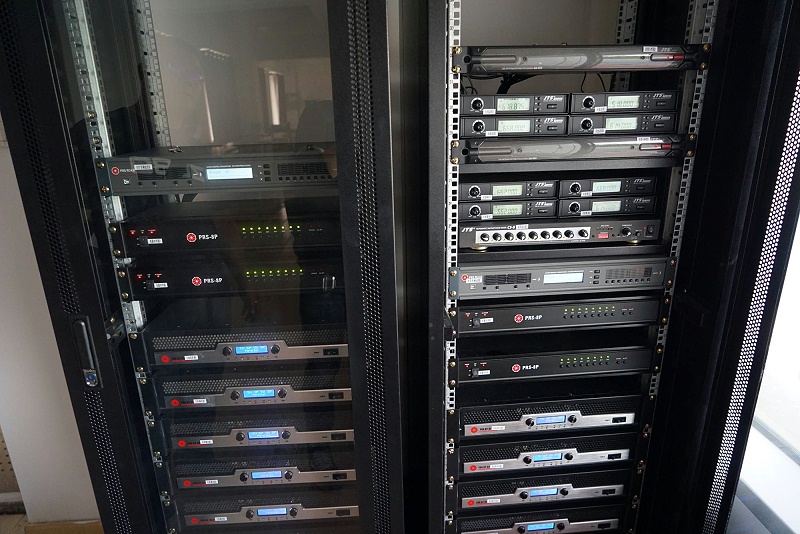 前級功放和后級功放：了解音質的兩大關鍵組成部分