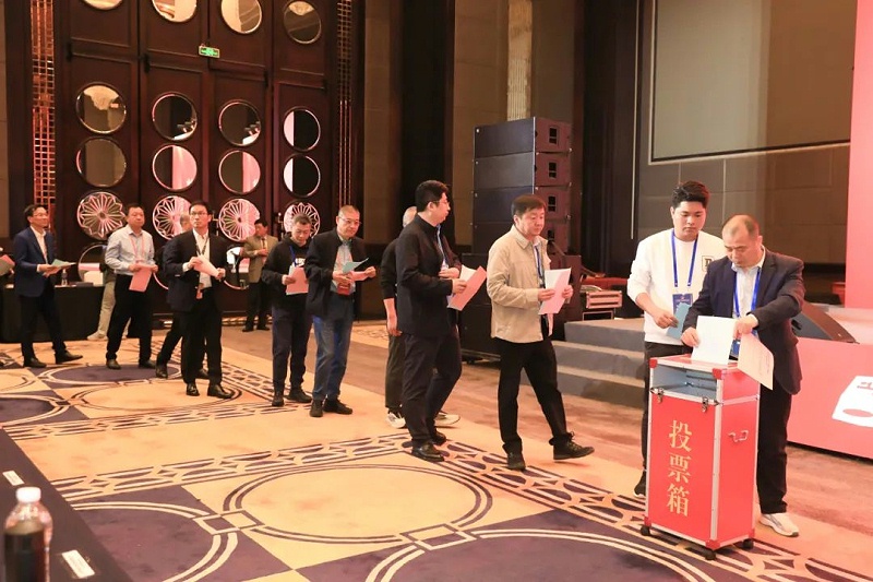 祝賀ZOBO卓邦董事長張新峰當(dāng)選中國演藝設(shè)備技術(shù)協(xié)會第七屆常務(wù)理事