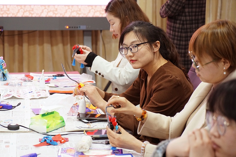 ZOBO卓邦工會丨舉辦體驗(yàn)非遺之美-制作北京絹人的“女神節(jié)”活動